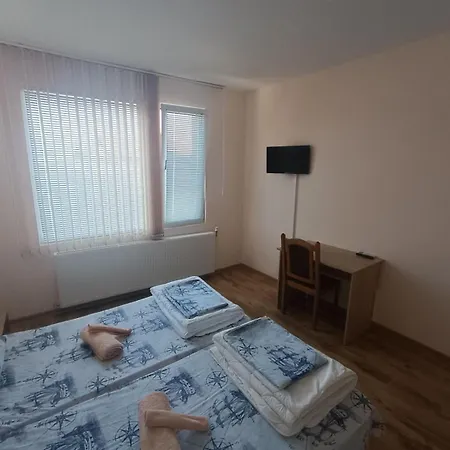атес Πανσιόν